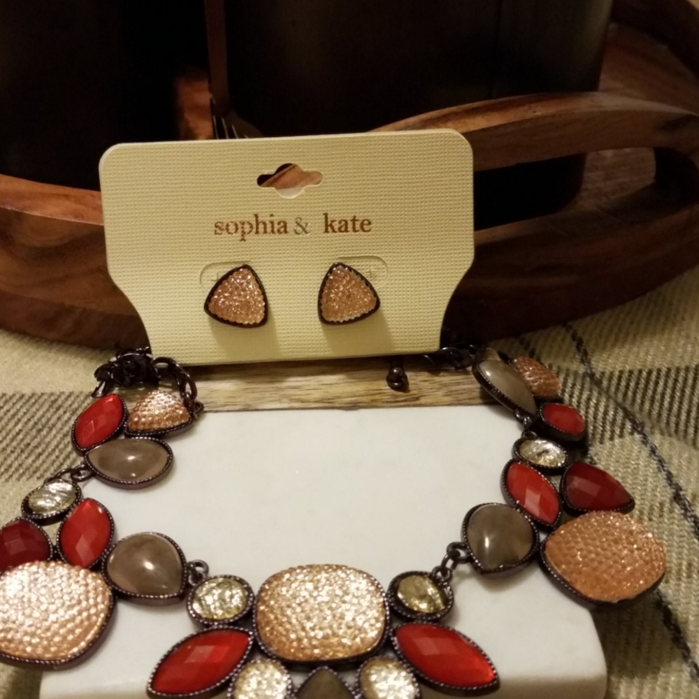Necklace and earring for woman